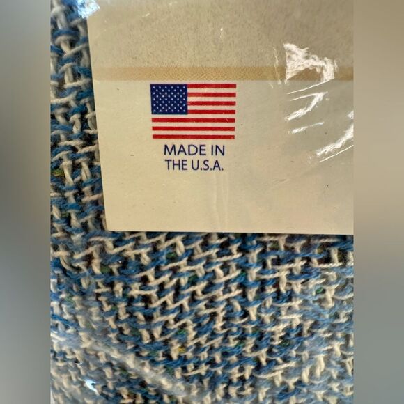 VTG Disney World Bedding Theme Park Mickey Minnie Throw Blanket Tapestry 60”x50” - Picture 7 of 7